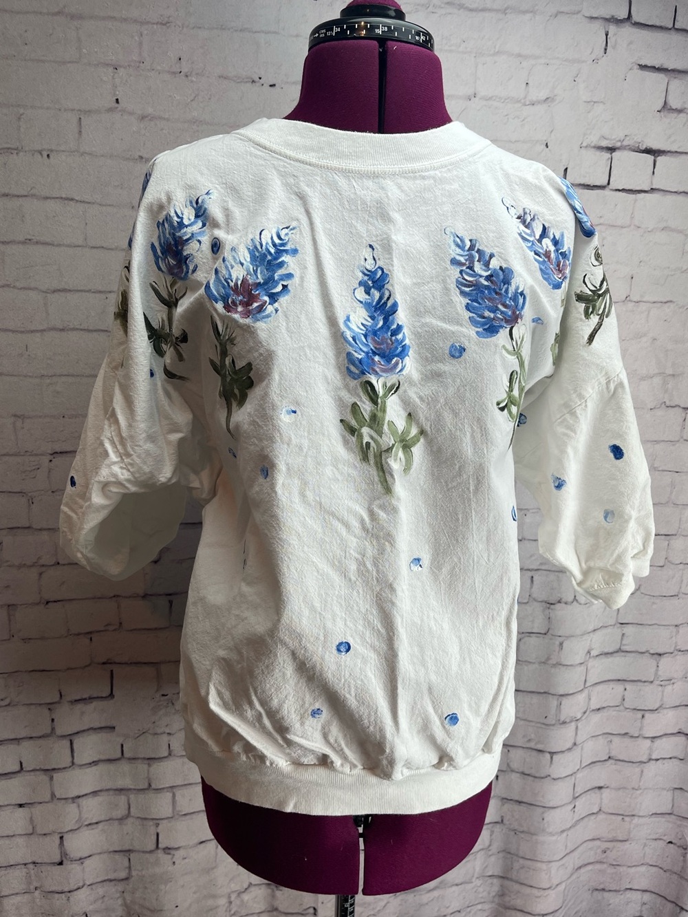 Vintage hand painted floral shirt white with Texas bluebonnets 90’s butter mom